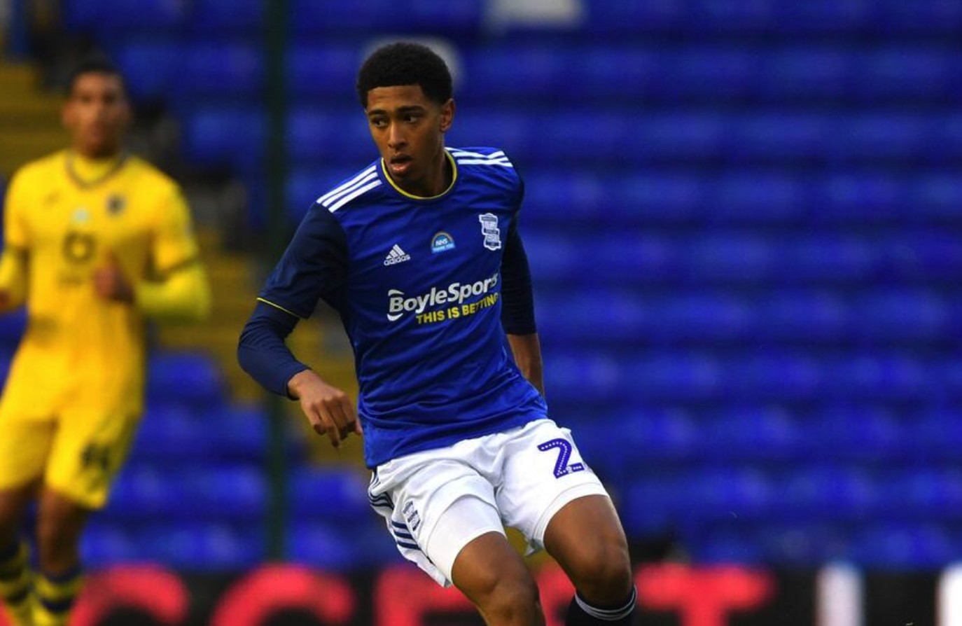 足球世界杯亚洲区预选赛关键比赛回顾（亚洲世预赛焦点对决复盘）