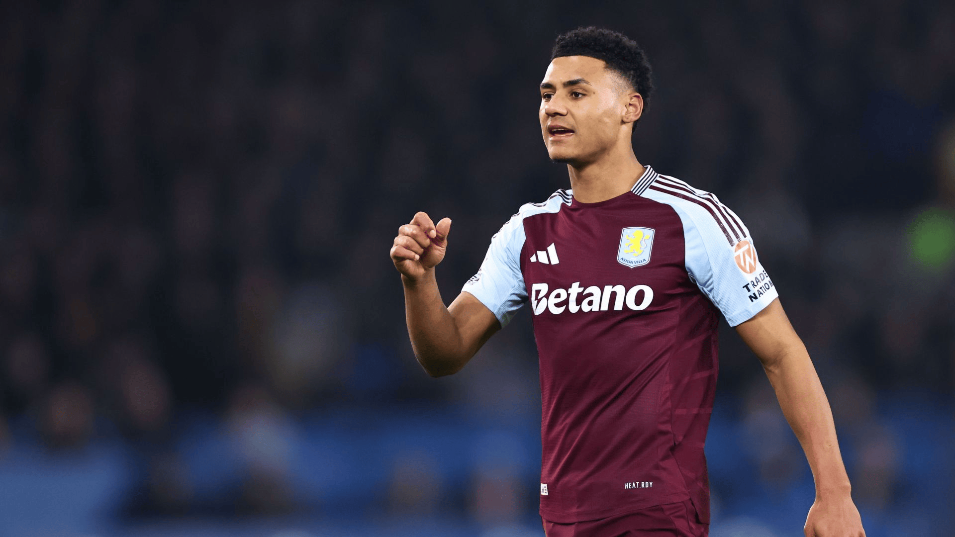 罗马推出黑胶唱片版队歌：限量版售价49.9欧，普通版19.9欧（罗马发布队歌黑胶唱片：限量款49.9欧，普通款19.9欧）