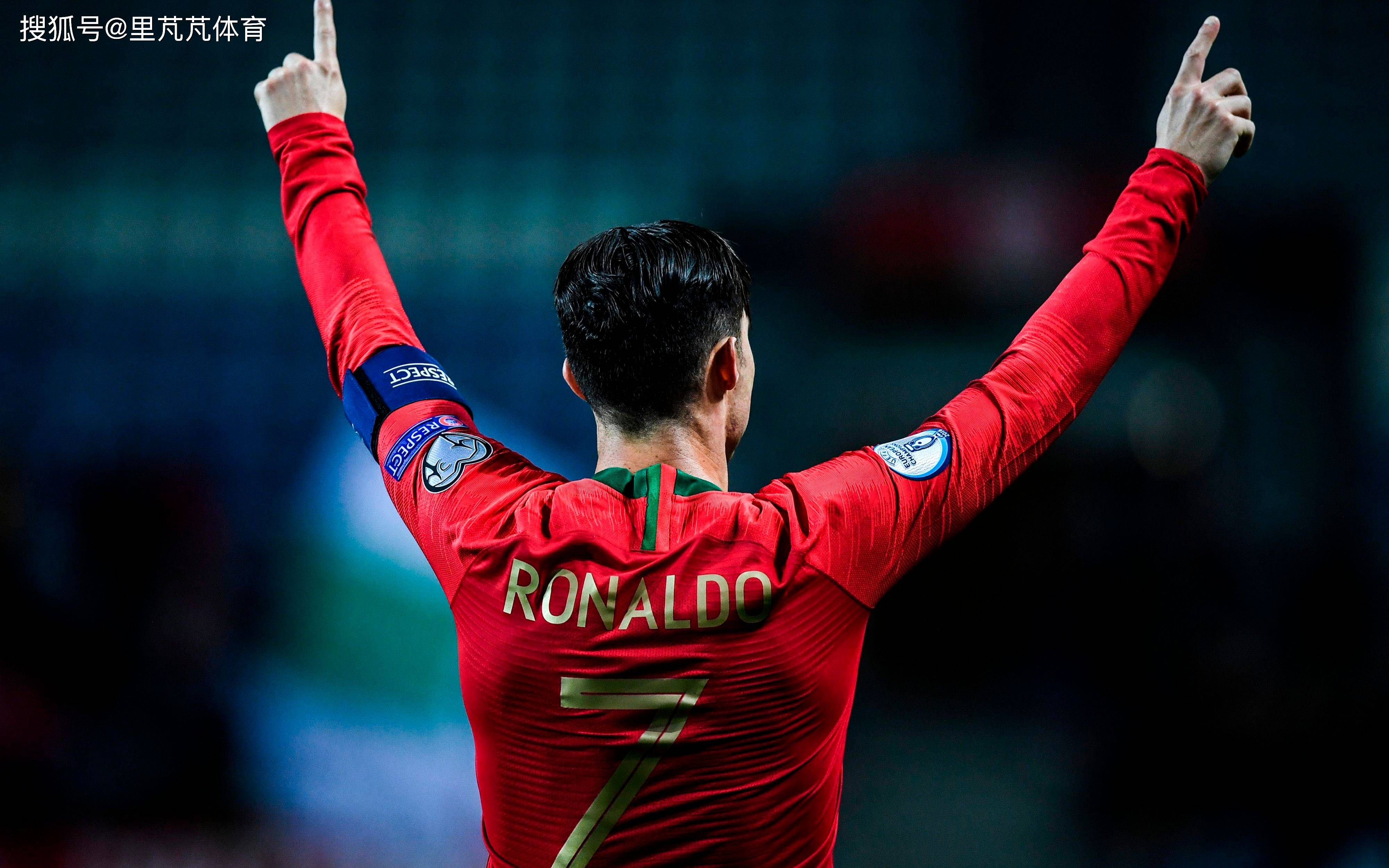 巴塞罗那瞄准劳塔罗·马丁内斯：转会市场的新动向（巴塞罗那锁定劳塔罗·马丁内斯，转会市场掀新波澜）