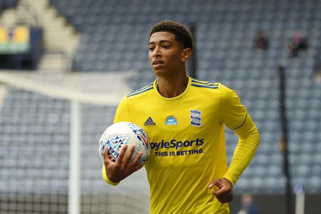 布基纳法索主帅：目标是打进非洲杯决赛，会用智慧争取三分（布基纳法索主帅：冲击非洲杯决赛，靠智慧拿下三分）