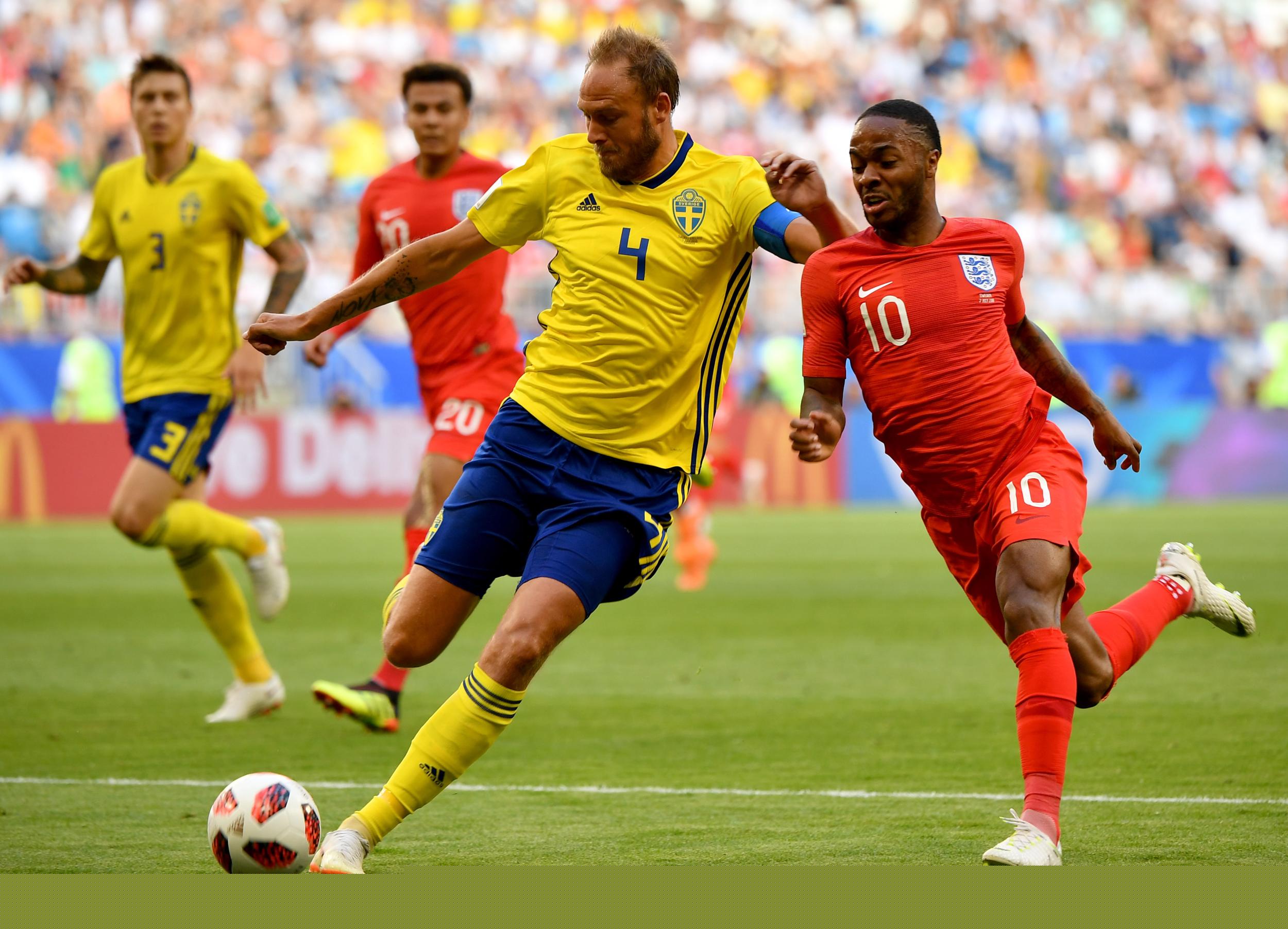 如何彻底解决“射门脚软”？（告别射门脚软：彻底改善的实战方案）