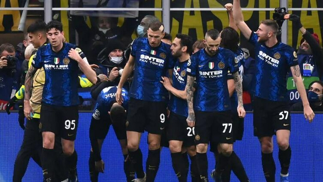 哈曼：拜仁本赛季的完美开局中，高层不是决策者而更像旁观者（哈曼：拜仁本季完美开局，管理层更像看客而非决策者）