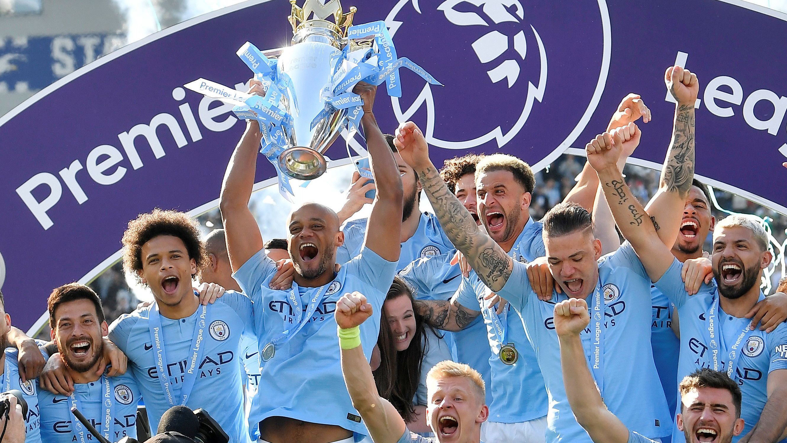 足球联赛赛季最佳球员排行榜公布（足球联赛赛季最佳球员评选结果出炉）