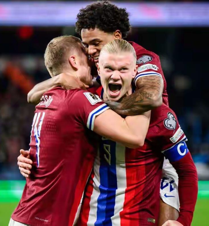 上海足协祝贺海港三连冠：上海足球史上已留下你们浓重的一笔（上海足协向海港致贺三连冠：已在上海足球史写下浓墨重彩一笔）