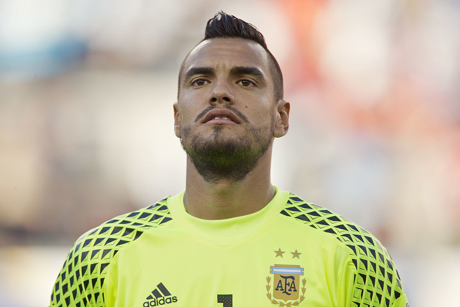 姆巴佩最新身价下降2000万欧元 遭亚马尔反超（姆巴佩最新估值下跌2000万欧元，亚马尔完成反超）