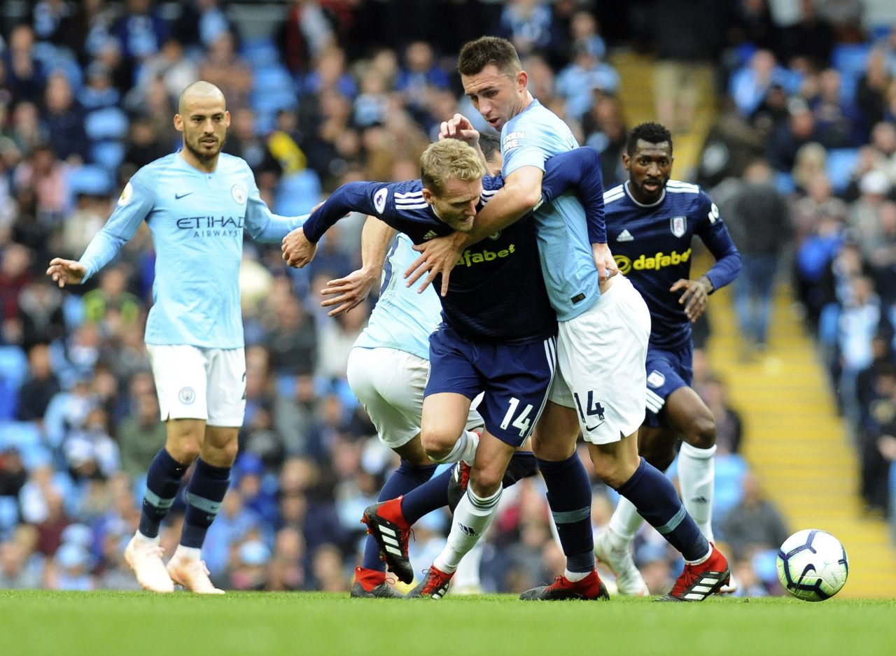 雷迪克：马刺防守策略和太阳类似，让东里出手高难度中投（雷迪克：马刺防守与太阳如出一辙，逼东里出手高难度中距离）