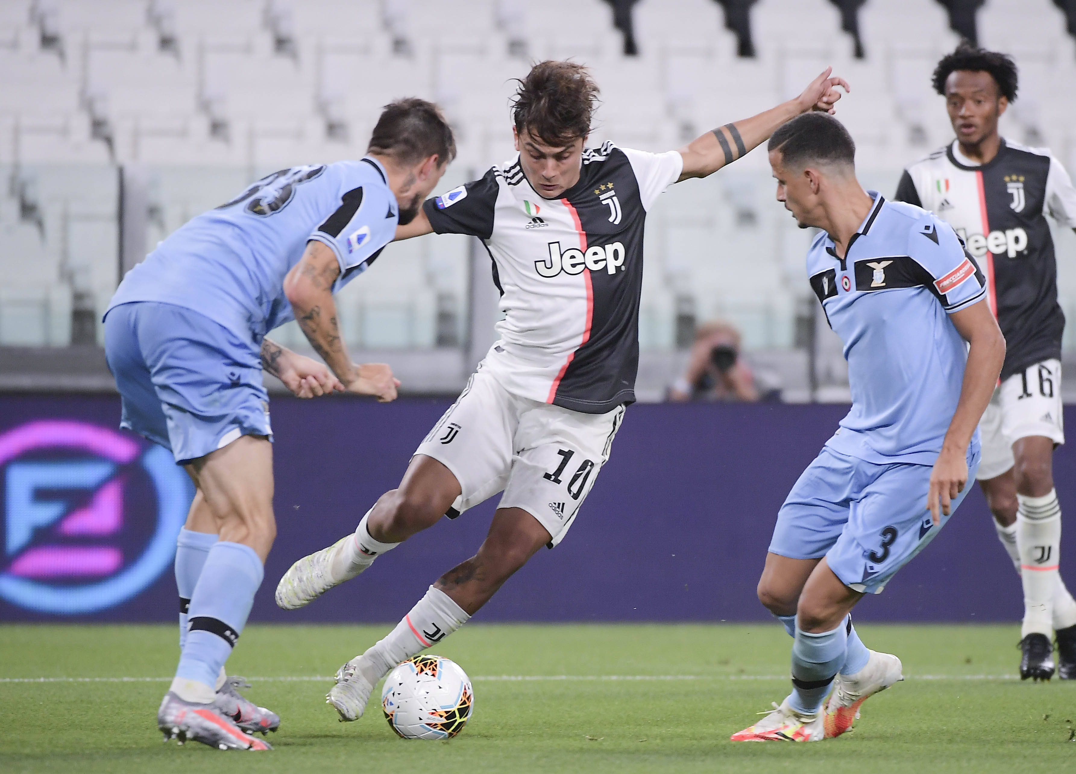 韩国国脚吴贤揆：明年世界杯我想再次创造2002年世界杯的辉煌（韩国国脚吴贤揆：盼在明年世界杯重现2002年辉煌）