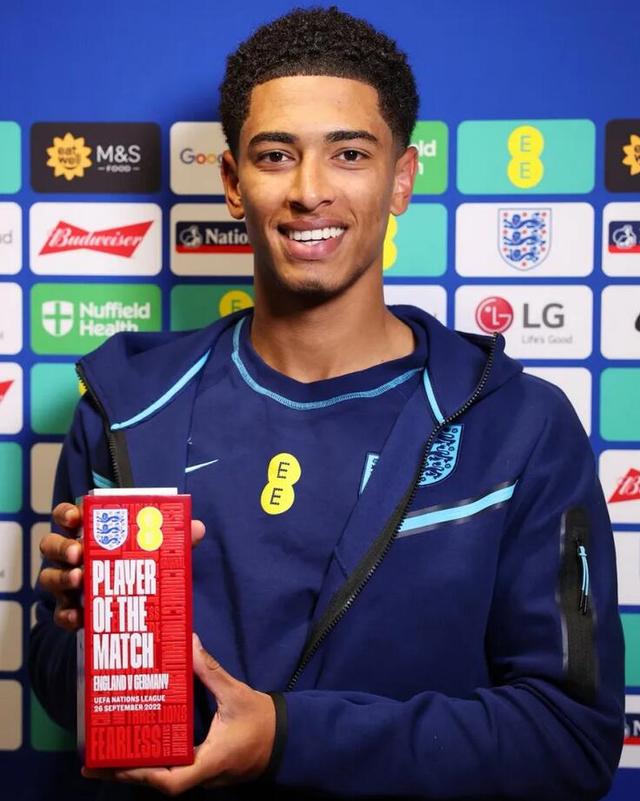 劳塔罗：齐沃拥抱我的次数比我老婆抱我的次数都多（劳塔罗调侃：齐沃抱我的次数比我妻子还多）