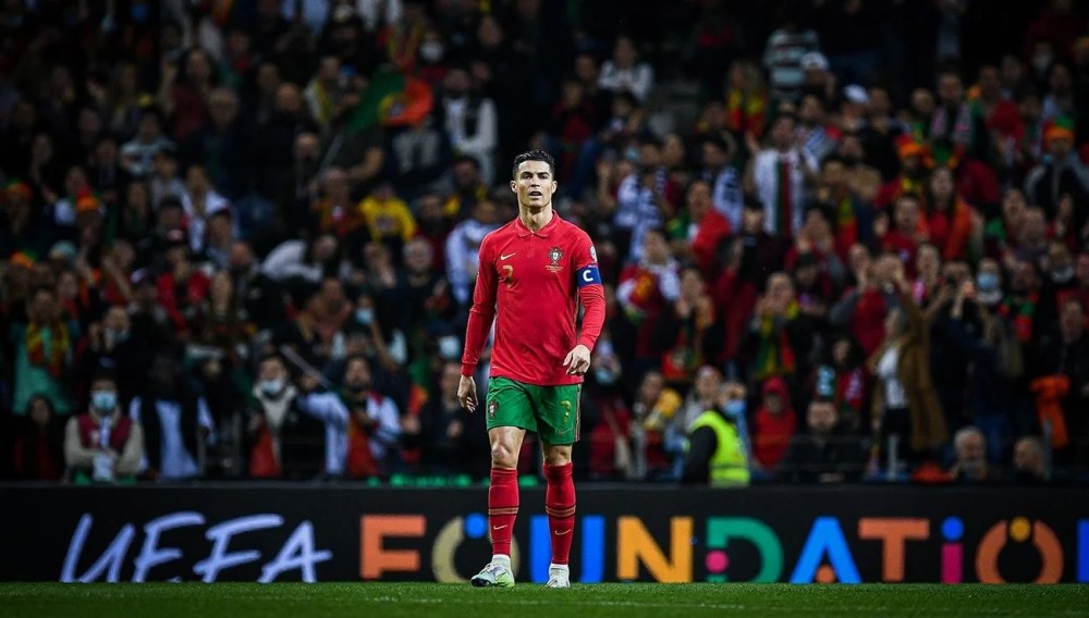 东契奇三双再升级打破联盟纪录（东契奇再攀三双新高，刷新联盟纪录）