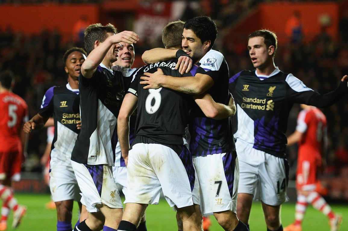 半场：尤文1-0紫百合，科斯蒂奇世界波，DV9造点被取消+失单刀（半场：尤文1-0领先紫百合，科斯蒂奇远射建功，DV9点球被取消且单刀不进）