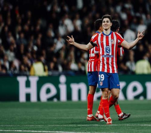 严重失准！CBA选秀状元杨曦皓14投1中贡献2分8个篮板（手感冰冷！CBA状元杨曦皓14投仅中1球，收获2分8篮板）