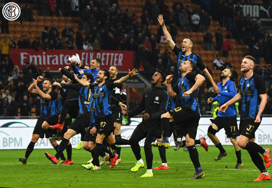 米多指责利物浦种族歧视萨拉赫，称杰拉德未受同等对待（米多：利物浦对萨拉赫存种族歧视，杰拉德未获同等待遇）