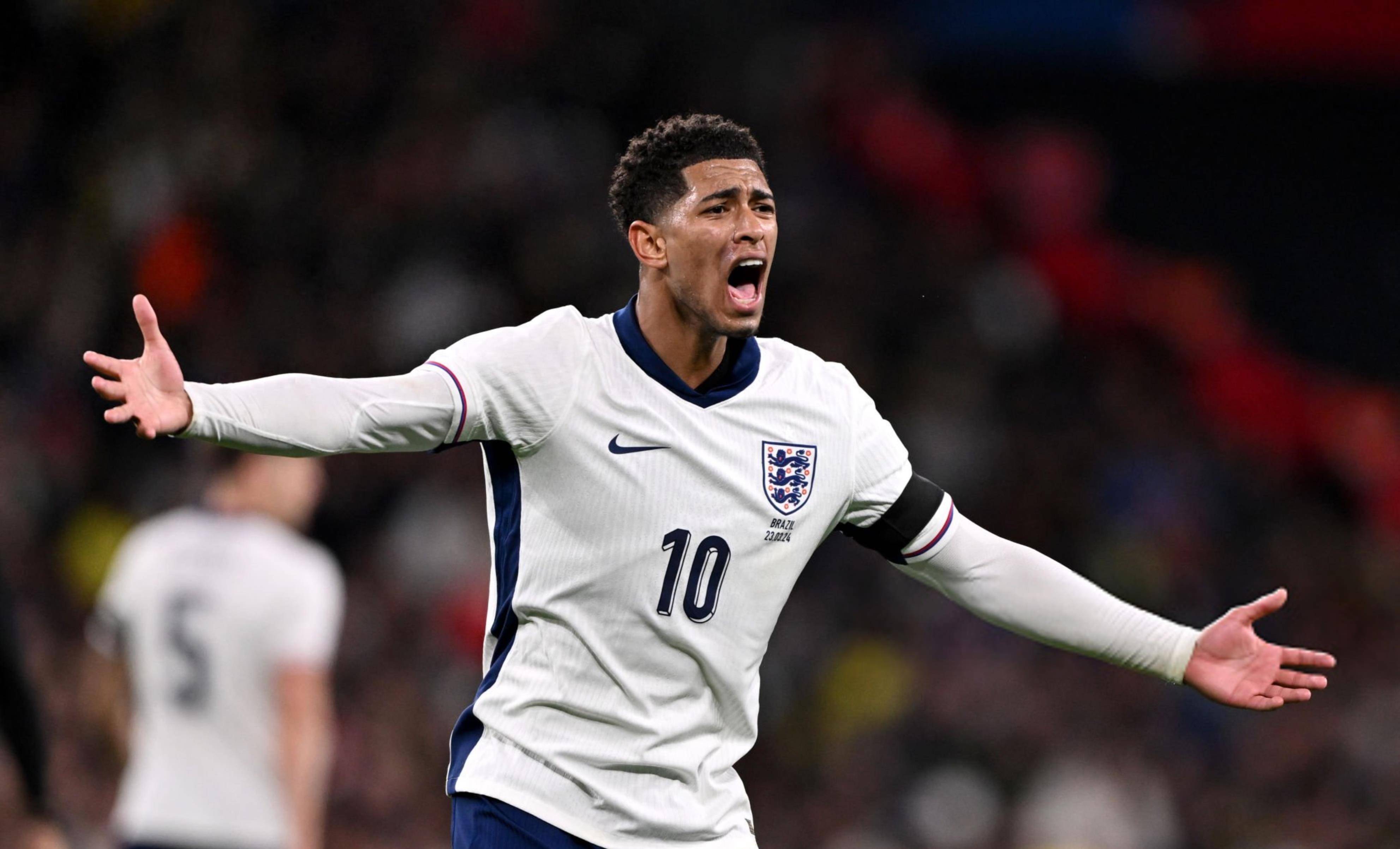 德转列21世纪参与进球榜：梅西1339球居首，C罗1253球第二（德转公布21世纪参与进球榜：梅西以1339球领跑，C罗以1253球位居第二）